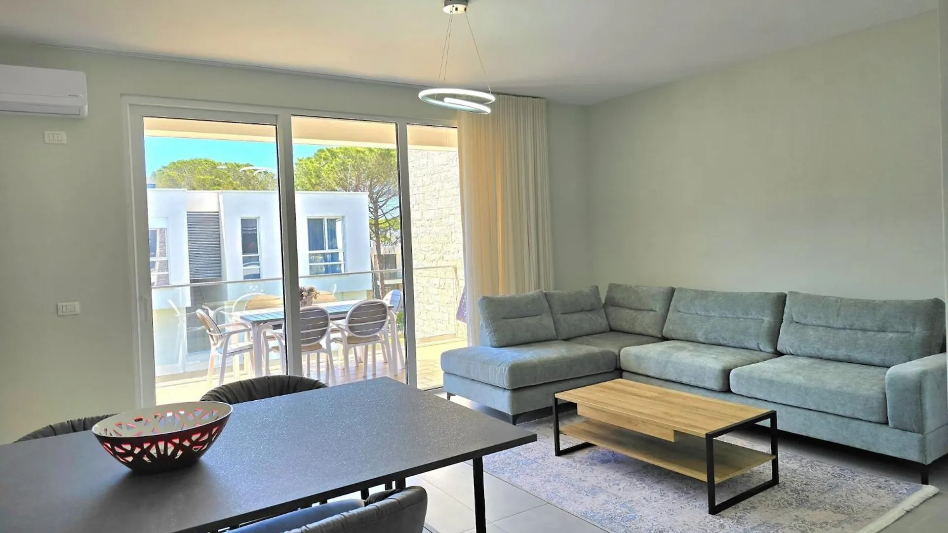 Relaxing Holiday Home With Balcony Plazhi San Pietro