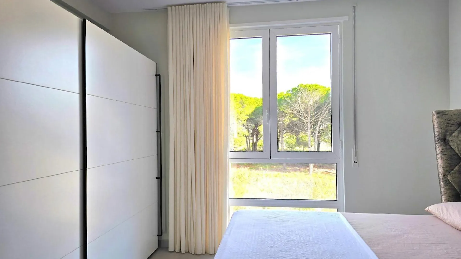 Relaxing Holiday Home With Balcony Plazhi San Pietro Albanie
